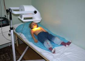Маленьких пациентов в отделении физиотерапии лечат волшебным светом, санаторий "Алтай-West", Белокуриха