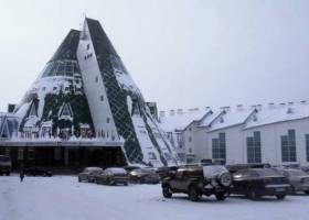 Велнес-Отель "Югорская Долина", Ханты-Мансийск, построен в 2003 г. на источниках термальных йодобромистых вод вскрытых при нефтеразведке